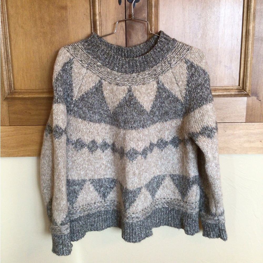 Backdrop M women’s chunky geometric design sweater